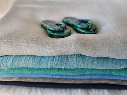 Glamorous and perfect summer gift? Stoles by Bella has it.
