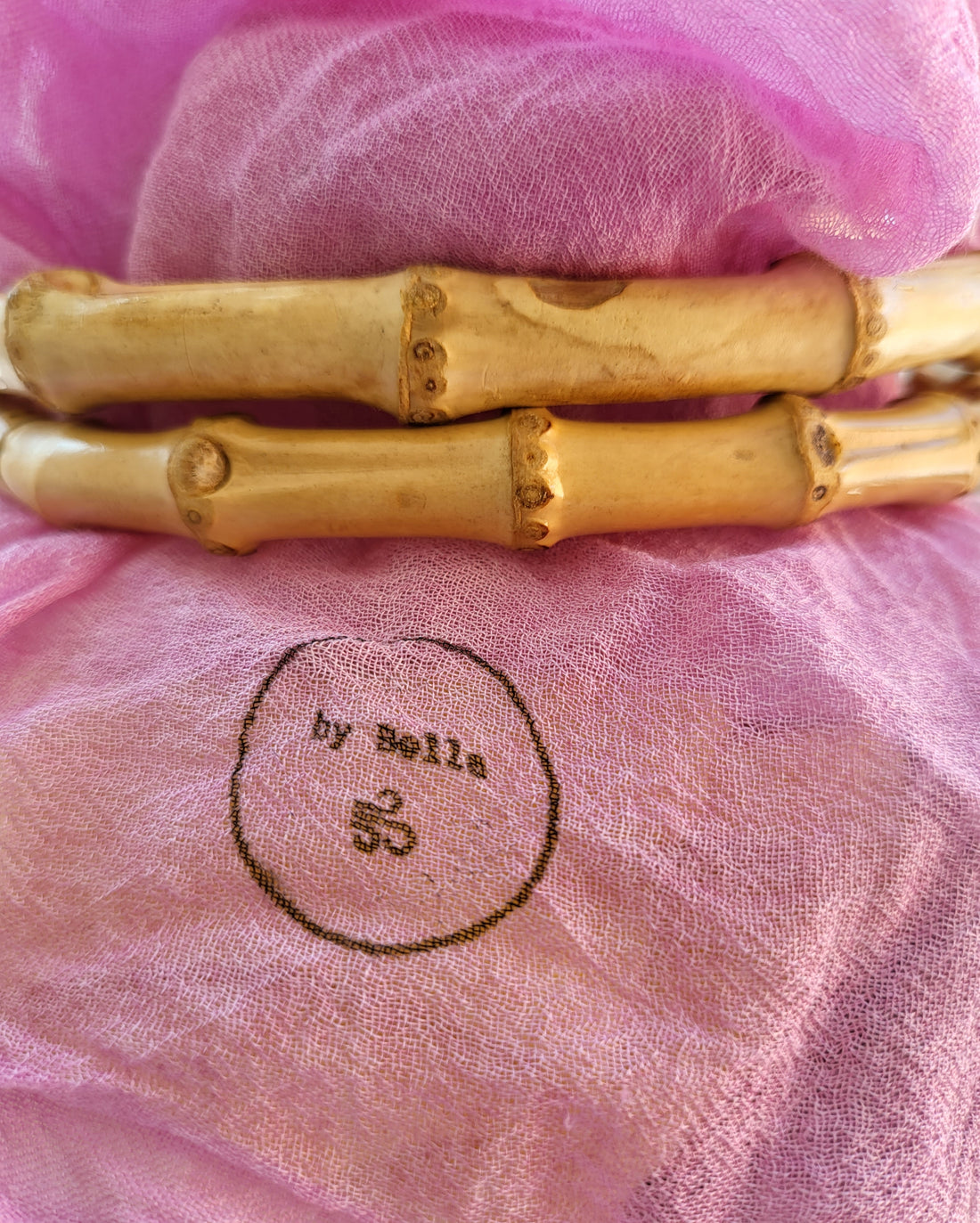 Attention fashion enthusiasts and eco-conscious trendsetters