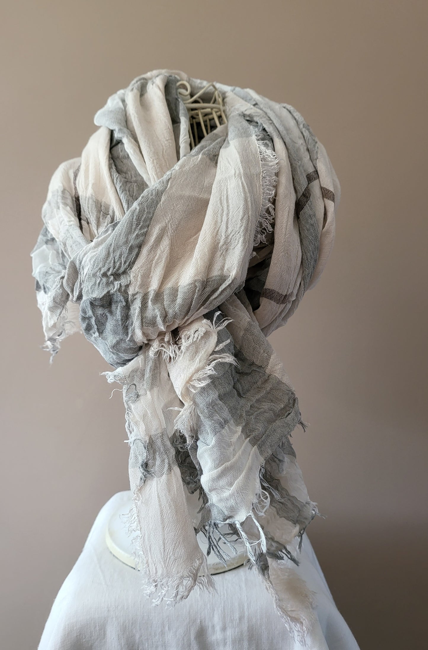 Cream Tartan Foro di Roma stole, scarf
