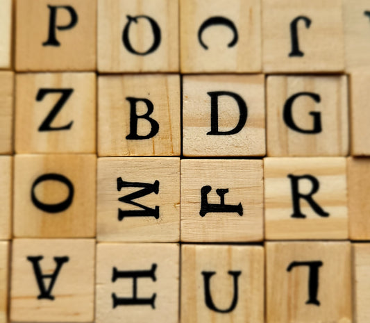 Book your 15 minutes styling session for Free and personalize with your finishing closure, your palette colour and initials